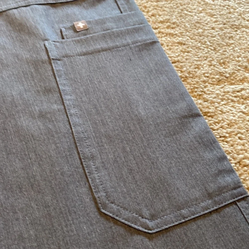 FIGS Technical Collection Cairo Scrub Pants & Chisec 3 Pocket V Top Graphite XXL